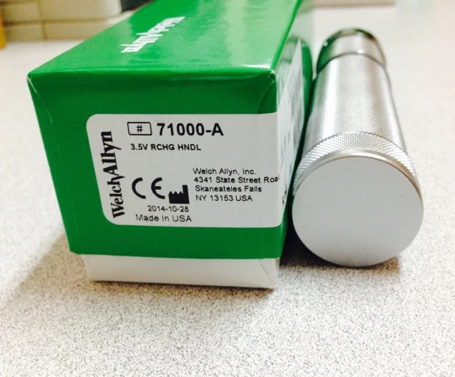 Welch Allyn 71000-A 3.5V Halogen Handle with MacroView™ Otoscope & Throat Illuminator
