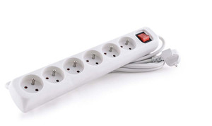 SEXTUPLE PRISE + INTERRUPTEUR - H05VV-F 3G1,5 MM 5 M. CÂBLE SEXTUPLE PRISE + INTERRUPTEUR - H05VV-F 3G1,5 MM 5 M. CÂBLE