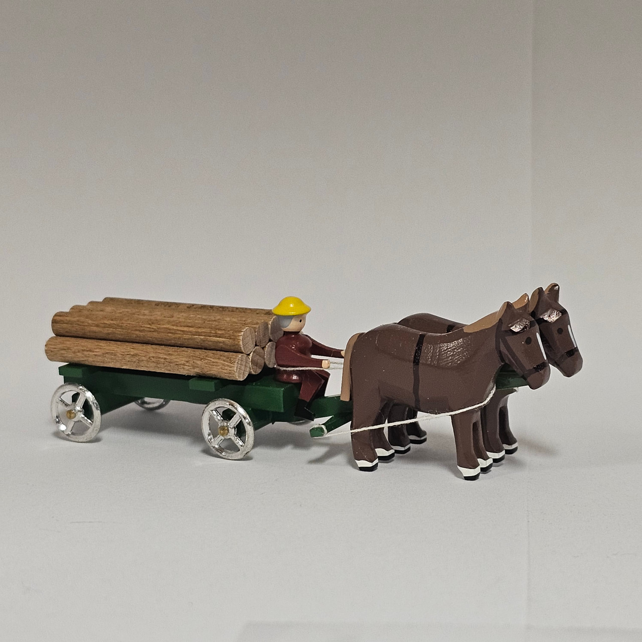 Wooden German Figurine Horse Carriage | ChristKindl-Markt