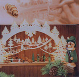 Hunter Arch German Paper Napkins – alternate view of the Christmas light arch
