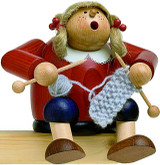 Knitting Lisa Shelf Sitter | 15cm – German Christmas smoker by KWO