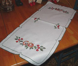 German Apple Wreath Cloths Table Topper Runner – German handcrafted gift by Funke Stickerei GmbH