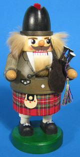 Bagpiper German Nutcracker Kilt – alternate view of the German nutcracker