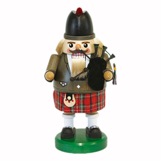 Bagpiper German Nutcracker Kilt – German nutcracker by Richard Glaesser