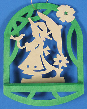 Six Flower Children Arch German Ornament – detail view of the Christmas ornament