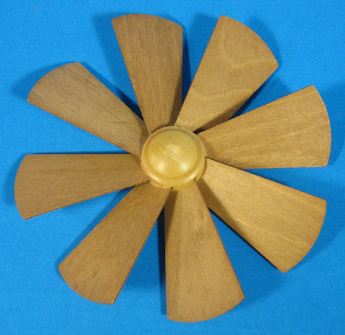 German Pyramid Fan Assembly 148mm – detail view of the Christmas pyramid