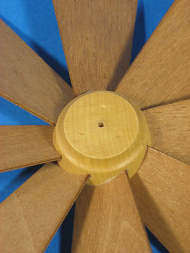 German Pyramid Fan Assembly 148mm – side view of the Christmas pyramid
