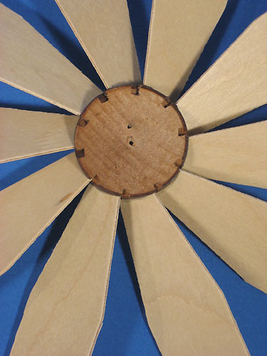 Pyramid Fan Assembly 229mm 2 – detail view of the Christmas pyramid