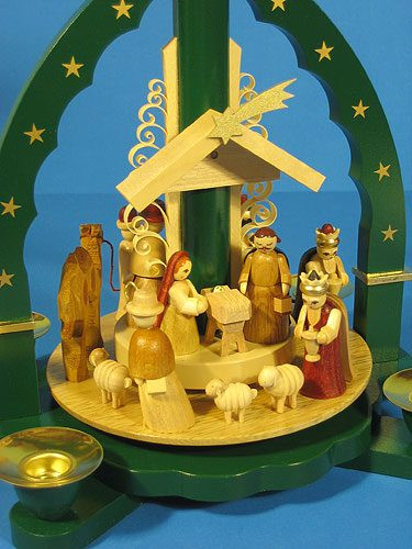 Christmas Carousel Pyramid German Star Arch – detail view of the Christmas pyramid