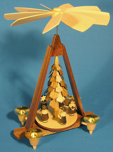 Chip Tree Chorale Pyramid – alternate view of the Christmas pyramid