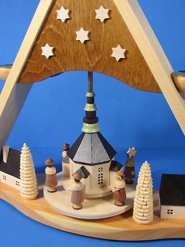 Village Seiffen Carolers German Pyramid