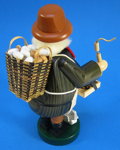Farmer Chicken Eggs German Smoker – detail view of the German Christmas smoker