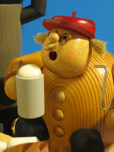 Farmers Breakfast German Smoker Set – side view of the German Christmas smoker