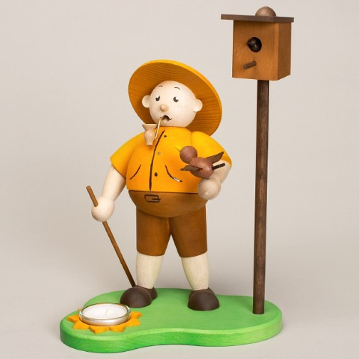 Kalle Guck Holding Bird German Smoker – alternate view of the German Christmas smoker