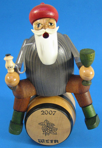 Wine Dealer Barrel German Smoker – alternate view of the German Christmas smoker