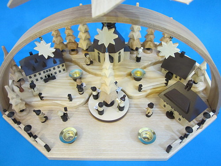 Christmas Mountain Village Pyramid
