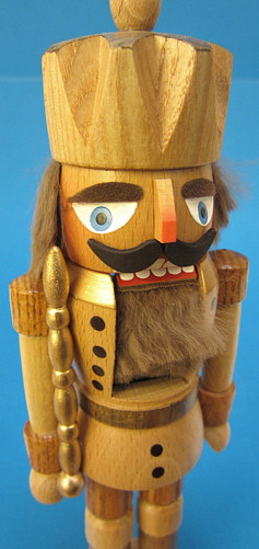 Small Natural King German Nutcracker – side view of the German nutcracker