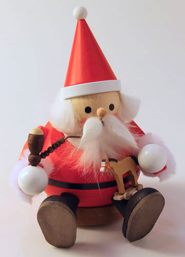 German Smoker Santa Sitting – alternate view of the German Christmas smoker