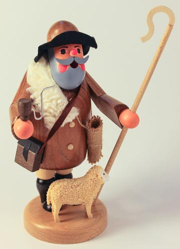 Shepherd Sheep German Smoker SMD146X1423 – detail view of the German Christmas smoker