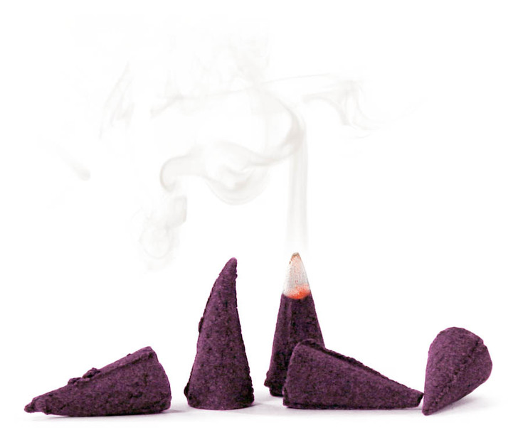 KNOX Mulled Wine German Incense Cones – alternate view of the German Christmas smoker