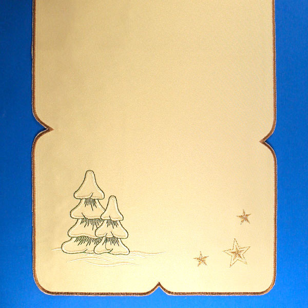 German Village Home Christmas Table Topper – detail view of the German handcrafted gift