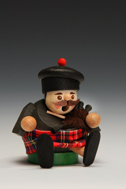 Miniature Little Scottish Bagpipe German Smoker – detail view of the German Christmas smoker
