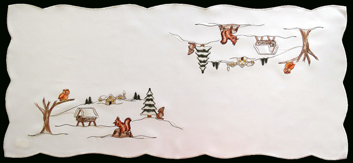 German Winter Woodland Christmas Table Topper – German handcrafted gift by Funke Stickerei GmbH