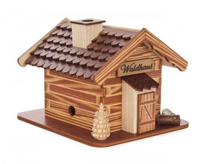 Forest Cabin Haus German Smoker – alternate view of the German Christmas smoker