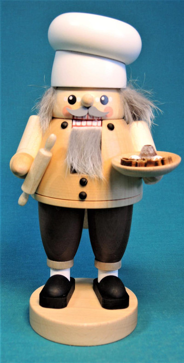 Gourmet Baker German Nutcracker – alternate view of the German nutcracker