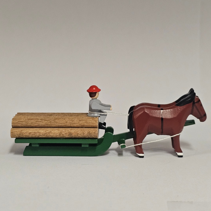 Horses Pulling Green Timber Sleigh - Wooden German Figurine – detail view of the Christmas ornament