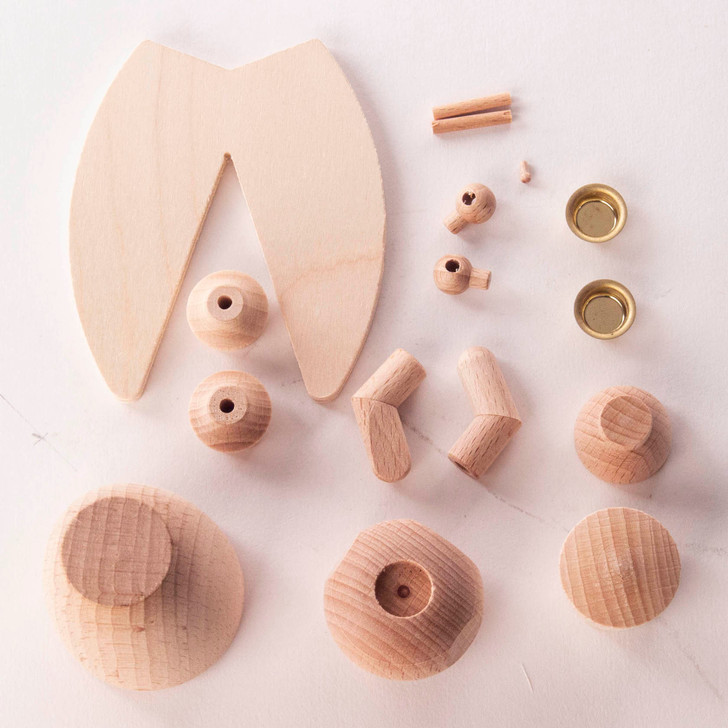 German DIY Figurine KIT - Angel Candle Holder – detail view of the wooden candleholder
