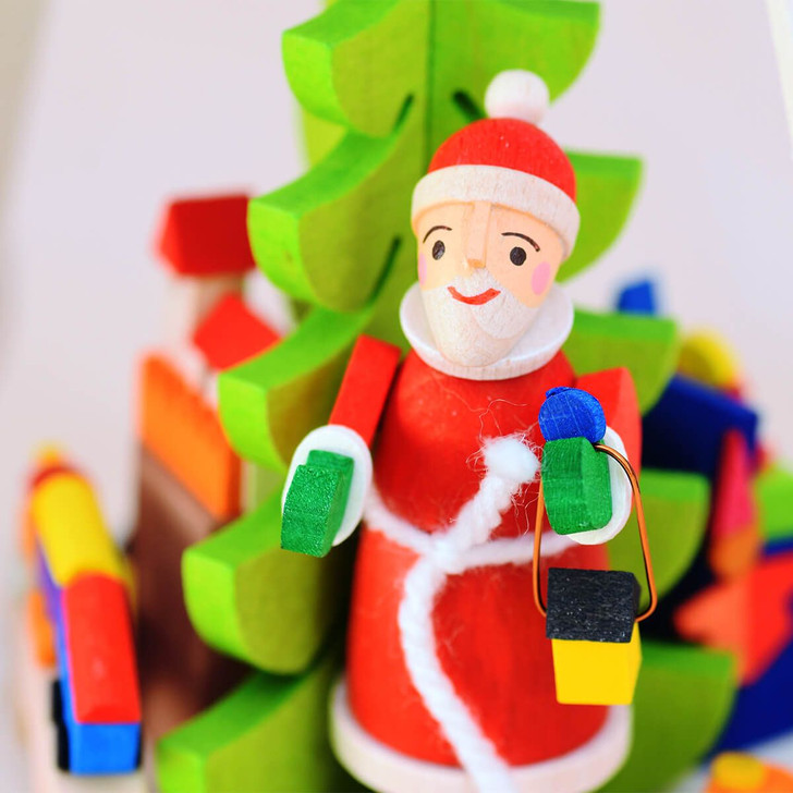 Tealight 'Santa Claus' Pyramid – alternate view of the Christmas pyramid