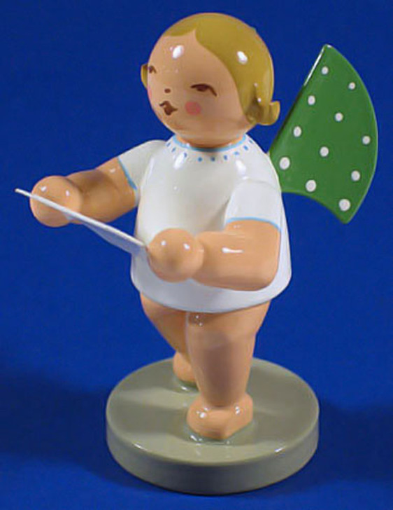 WENDT & KÜHN Angel Sheet Music Figurine – side view of the Christmas ornament