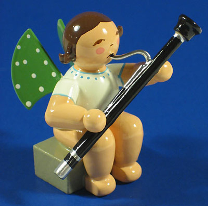WENDT & KÜHN Sitting Angel Bassoon Figurine Sitting – detail view of the Christmas ornament