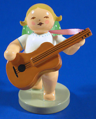 WENDT & KÜHN Angel Guitar Figurine – detail view of the Christmas ornament