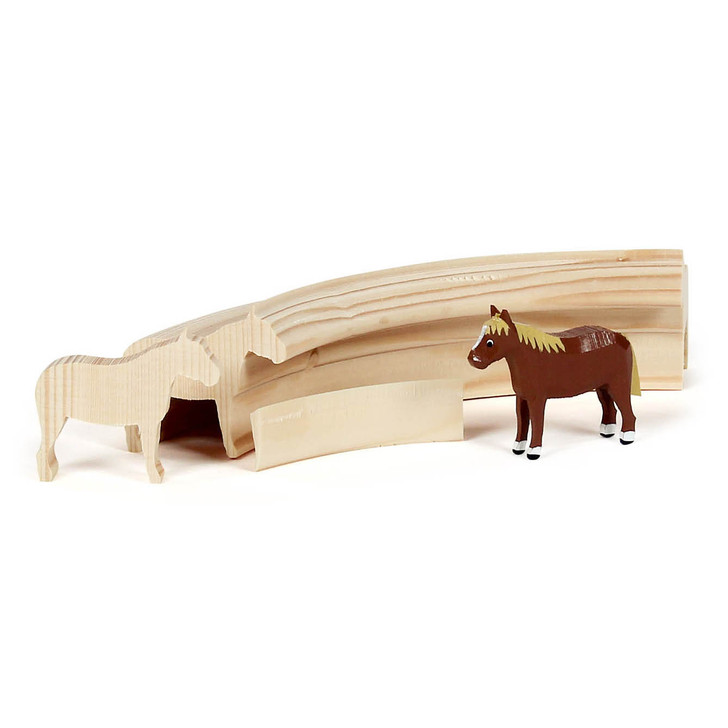 Four-Stage Wooden Horse Carving: From Block to Masterpiece – Christmas ornament by Hans-Gunter Flath