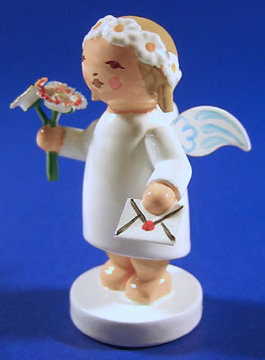 WENDT & KÜHN Goodwill Snowflake Blonde Angel Carrying Flowers – side view of the Christmas ornament