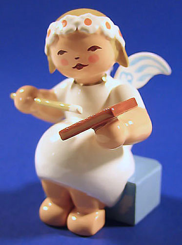 WENDT & KÜHN Goodwill Snowflake Blonde Angel Painter – side view of the Christmas ornament