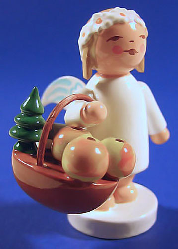 WENDT & KÜHN Blonde Angel Figurine Fruit Basket – detail view of the Christmas ornament