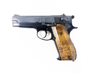 Smith & Wesson Model 39 9mm semi-automatic pistol – left side profile
