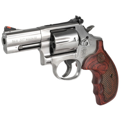 Smith & Wesson 686 Plus Deluxe stainless revolver cylinder and barrel detail