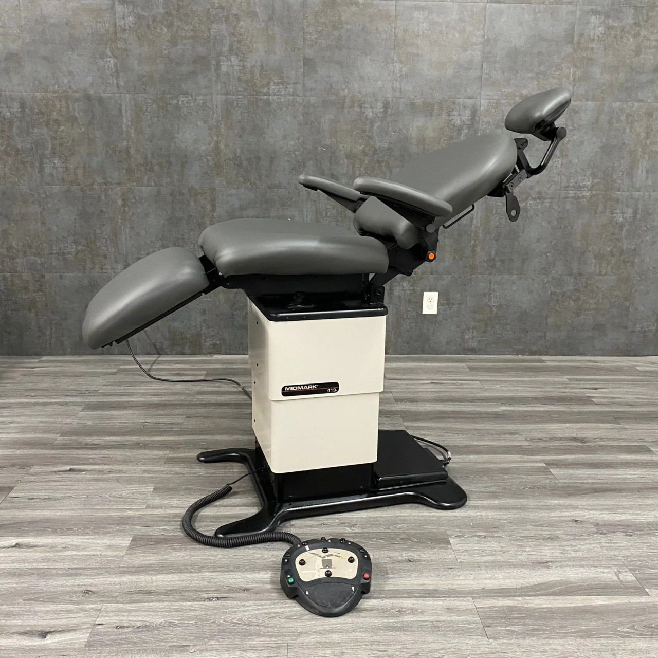 Certified Refurbished Midmark 419 Power Procedure Table | Exam