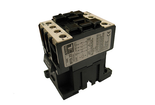 Lovato | CONTACTOR | 220V 40AMP 2-NC/2-NO | 11BF252223060