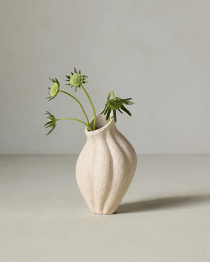 Virgo Curved Vase