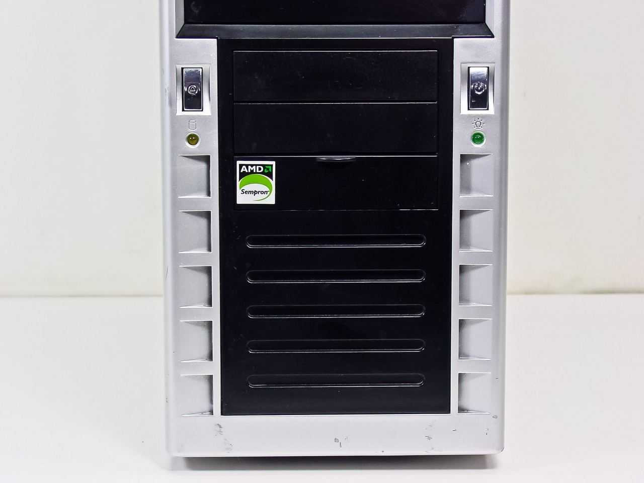 AMD 2600 Plus Desktop Tower PC with Sempron 1.6GHz CPU MSI K8MM