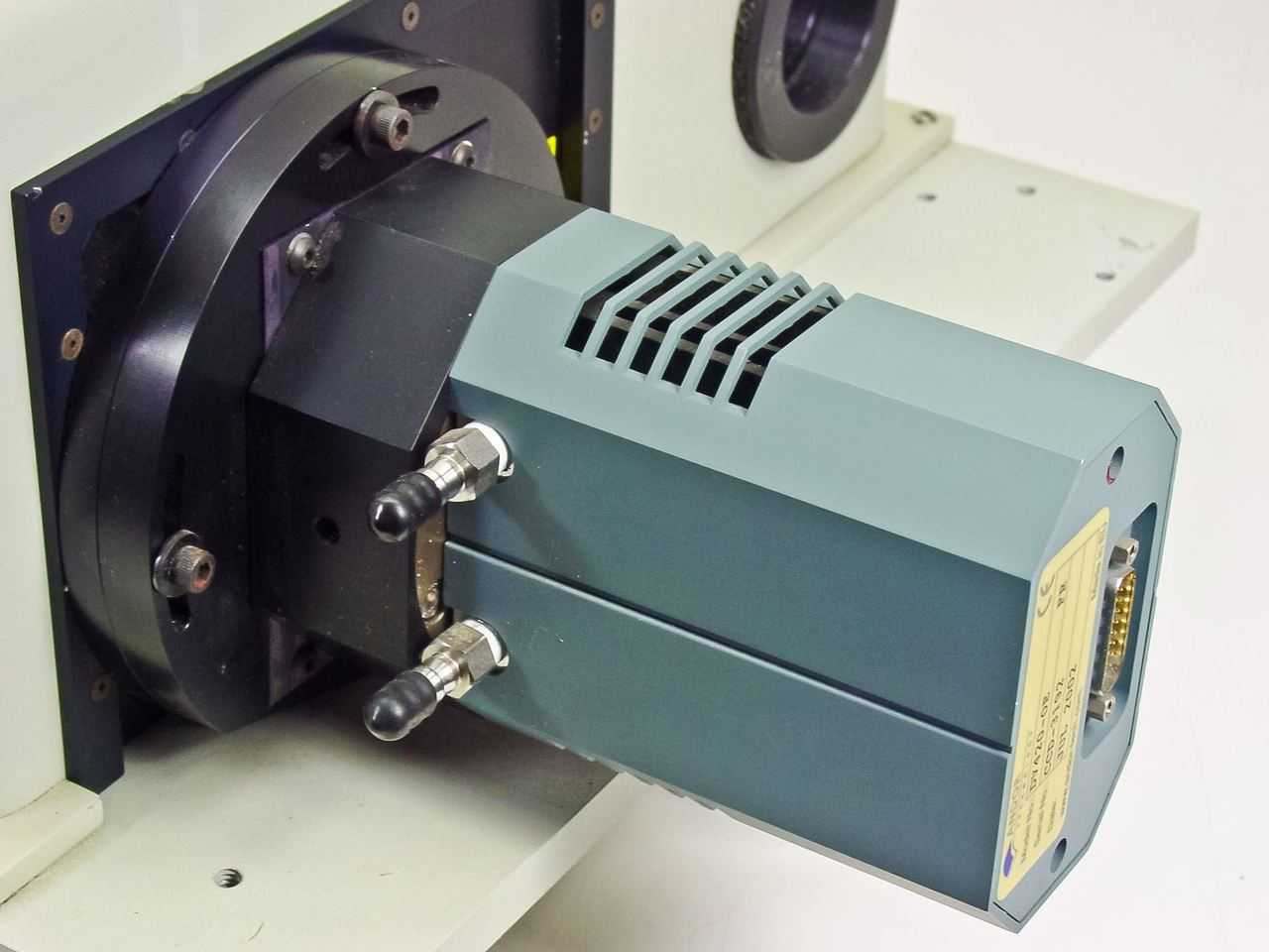 InPhotonics RS2000-3b-532 High Res VIS Raman Spectrometer w/ Andor ...
