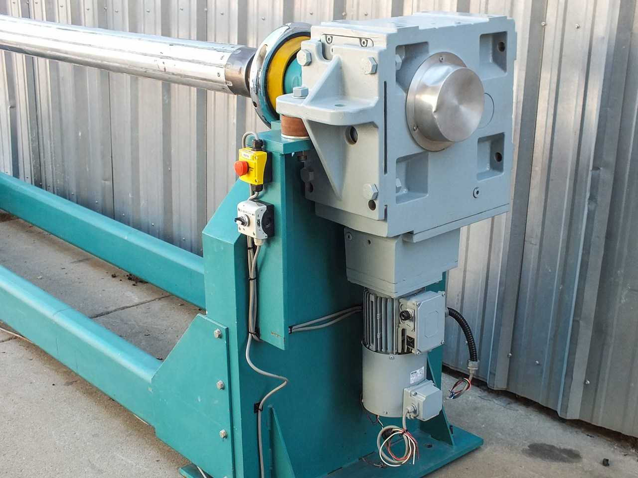 Boschert 10' Unwinder Roller and Safety Chucks 3-Phase 3.125