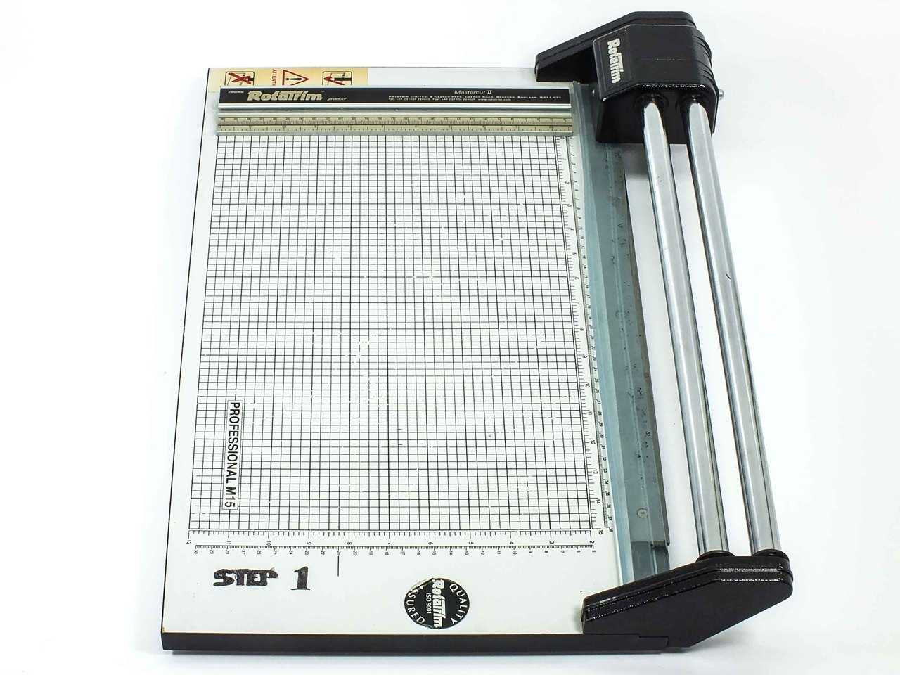 ロータトリム RotaTrim ISO 9001 M15ペーパーカッター 裁断機 ロータトリム RotaTrim ISO 9001 M15ペーパーカッター 裁断機