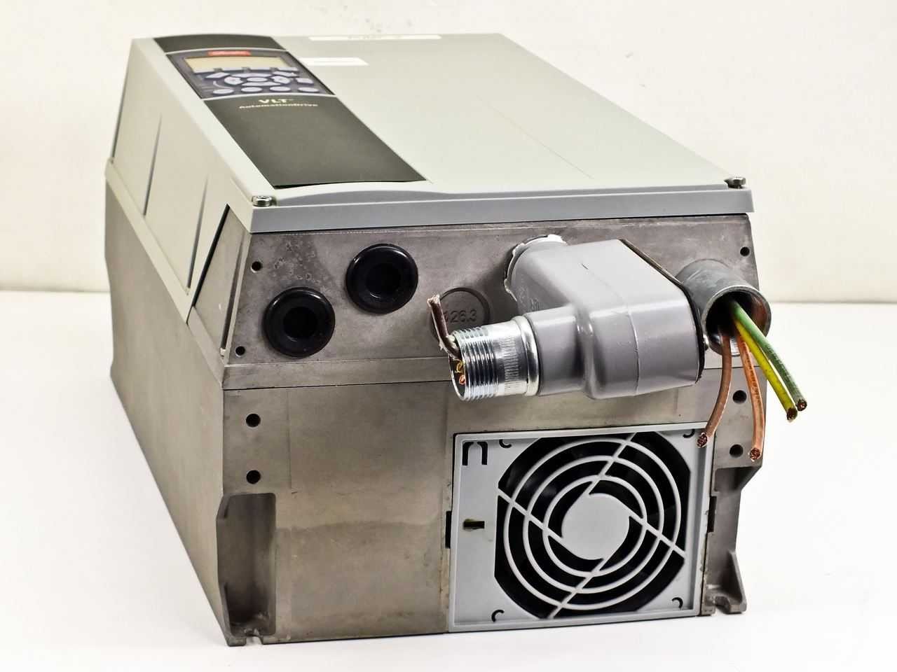 メンテナンス VLT AutomationDrive 131F9315 5.5kW/7.5HP Danfoss 131B1962 7.5KW 10HP VLT AutomationDrive Motor