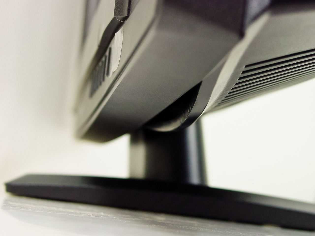 Syntax Olevia LT26HVX 26-Inch Flat-Panel LCD HD-Ready TV - No